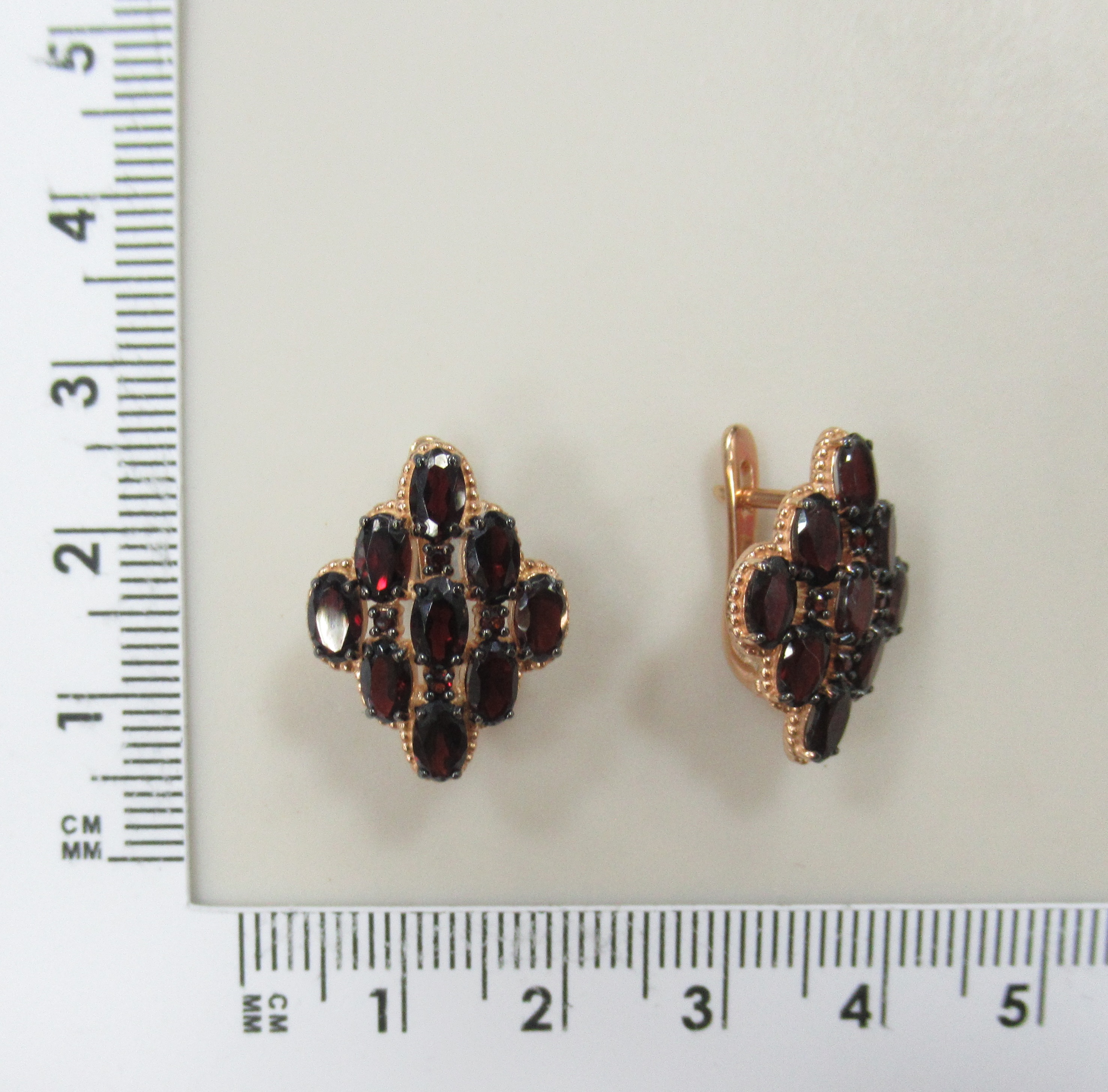 Серебряные серьги с чешскими гранатами